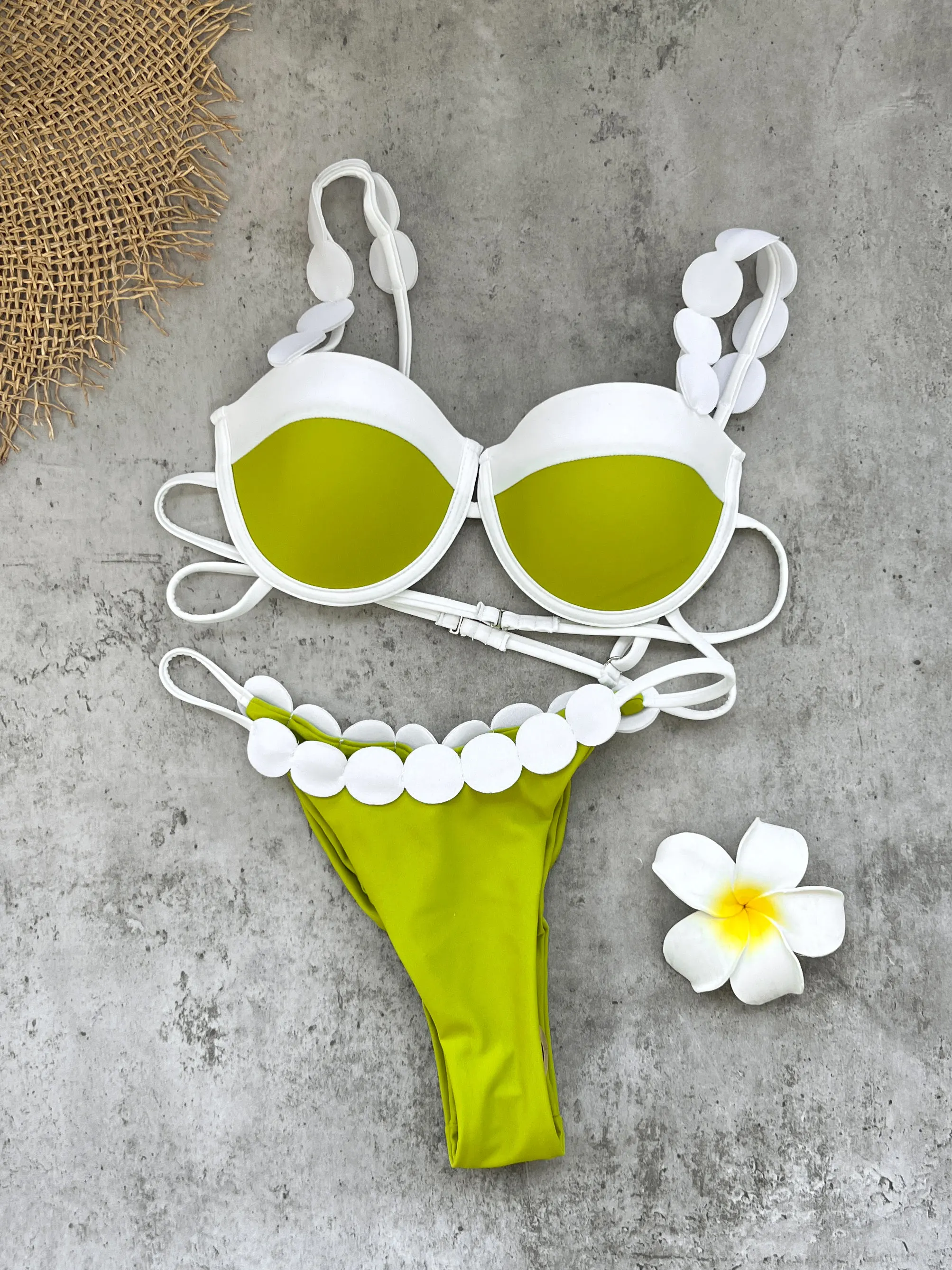 Sexy Women Swimsuit Summer Set Solid Color Pixel Style Lace Trim Tank Top Biquini Low Waist Slim Fit Two-Piece Bikini Swimwear
Sexy Women Swimsuit Summer Set Solid Color Pixel Style Lace Trim Tank Top Biquini Low Waist Slim Fit Two-Piece Bikini Swimwear