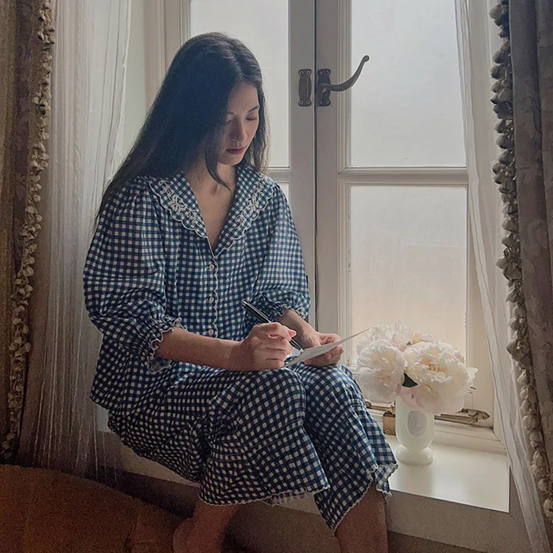 French Girls Fashionable Blue Checkered Home Suit Set Loose Long Sleeved Cotton Cute Pajamas for Women Spring and Autumn
French Girls Fashionable Blue Checkered Home Suit Set Loose Long Sleeved Cotton Cute Pajamas for Women Spring and Autumn