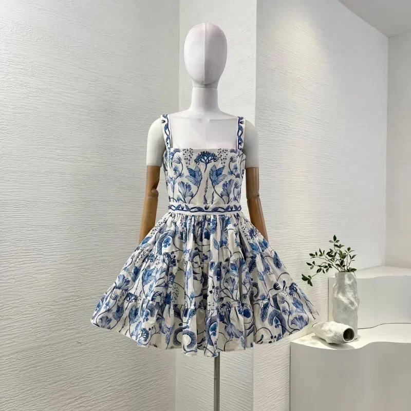 Women's Beaded Blue and White Porcelain Print Sling Sleeveless Mini Dresses for Party 2025 Elegant New Fashion Style
Women's Beaded Blue and White Porcelain Print Sling Sleeveless Mini Dresses for Party 2025 Elegant New Fashion Style