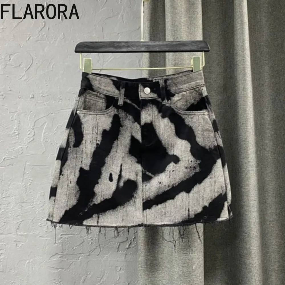 FLARORA Vintage Tie Dye Denim Short Skirts Woman High Waist Personalized Print Pattern Tassels A-line Skirt Y2k Street Bottoms
FLARORA Vintage Tie Dye Denim Short Skirts Woman High Waist Personalized Print Pattern Tassels A-line Skirt Y2k Street Bottoms