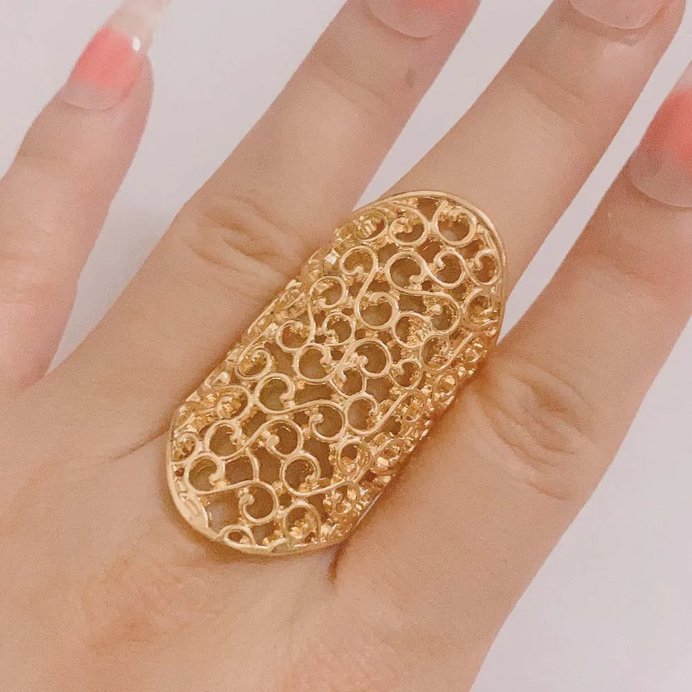 New In Gold Hollow Out Rings For Women Fashion Beautiful Silver Bridal Wedding Rings Customized for Women High Quality
New In Gold Hollow Out Rings For Women Fashion Beautiful Silver Bridal Wedding Rings Customized for Women High Quality