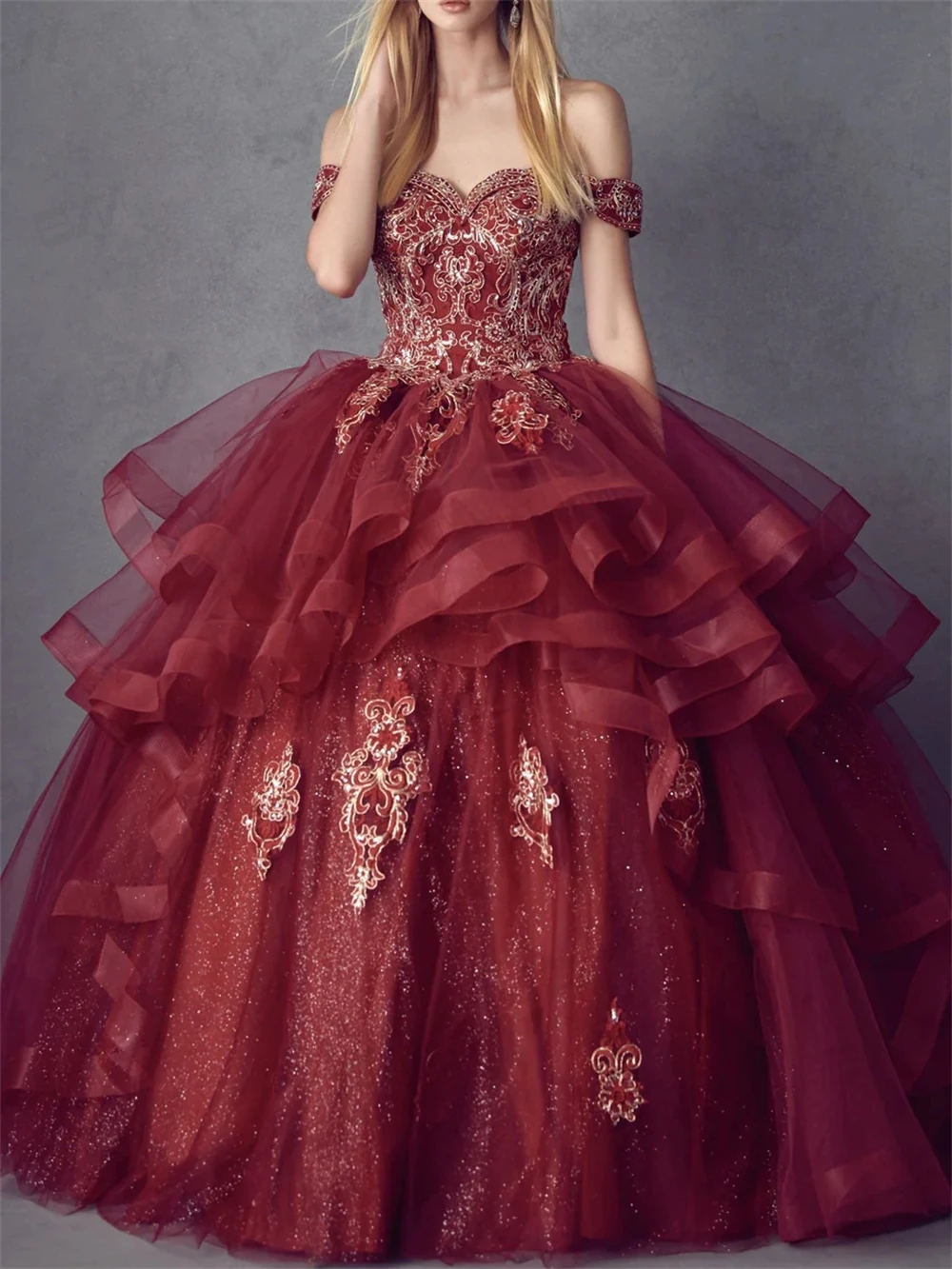 Sweet Tiered Tulle Quinceanera Dress for Women 2025 Lace Appliques Glitter Tulle Sweet 15 16 Dresses Customized Cocktail Gown
Sweet Tiered Tulle Quinceanera Dress for Women 2025 Lace Appliques Glitter Tulle Sweet 15 16 Dresses Customized Cocktail Gown