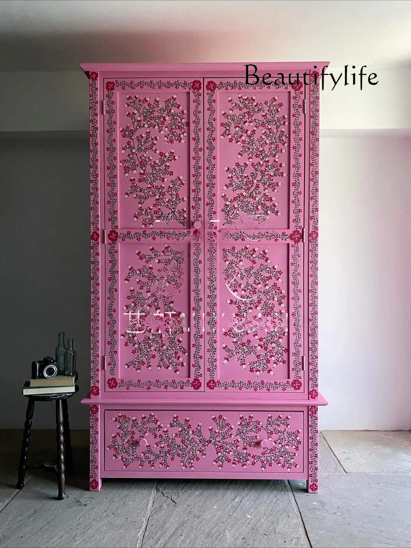 French retro solid wood hand-painted independent wardrobe American simple bedroom storage cabinet
French retro solid wood hand-painted independent wardrobe American simple bedroom storage cabinet