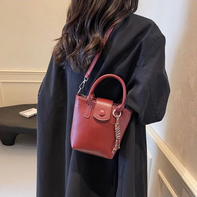 Women Small Crossbody Bag Vintage Fashion PU Handbag Office Lady Commuter Shoulder Bucket Bag
Women Small Crossbody Bag Vintage Fashion PU Handbag Office Lady Commuter Shoulder Bucket Bag
