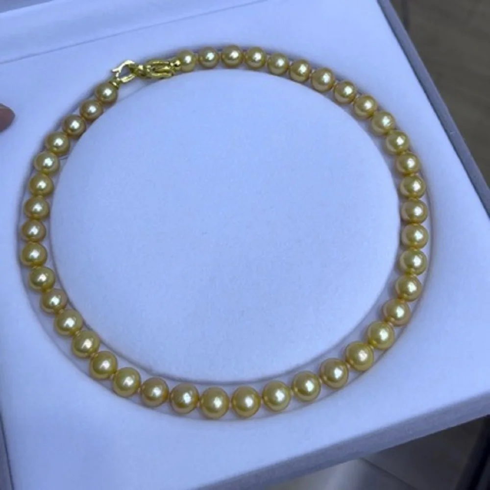 Natural Pearl Necklace AAAA 8-9mm 9-10mm South Sea Round Gold Pearl Necklace 18in/925 Button
Natural Pearl Necklace AAAA 8-9mm 9-10mm South Sea Round Gold Pearl Necklace 18in/925 Button