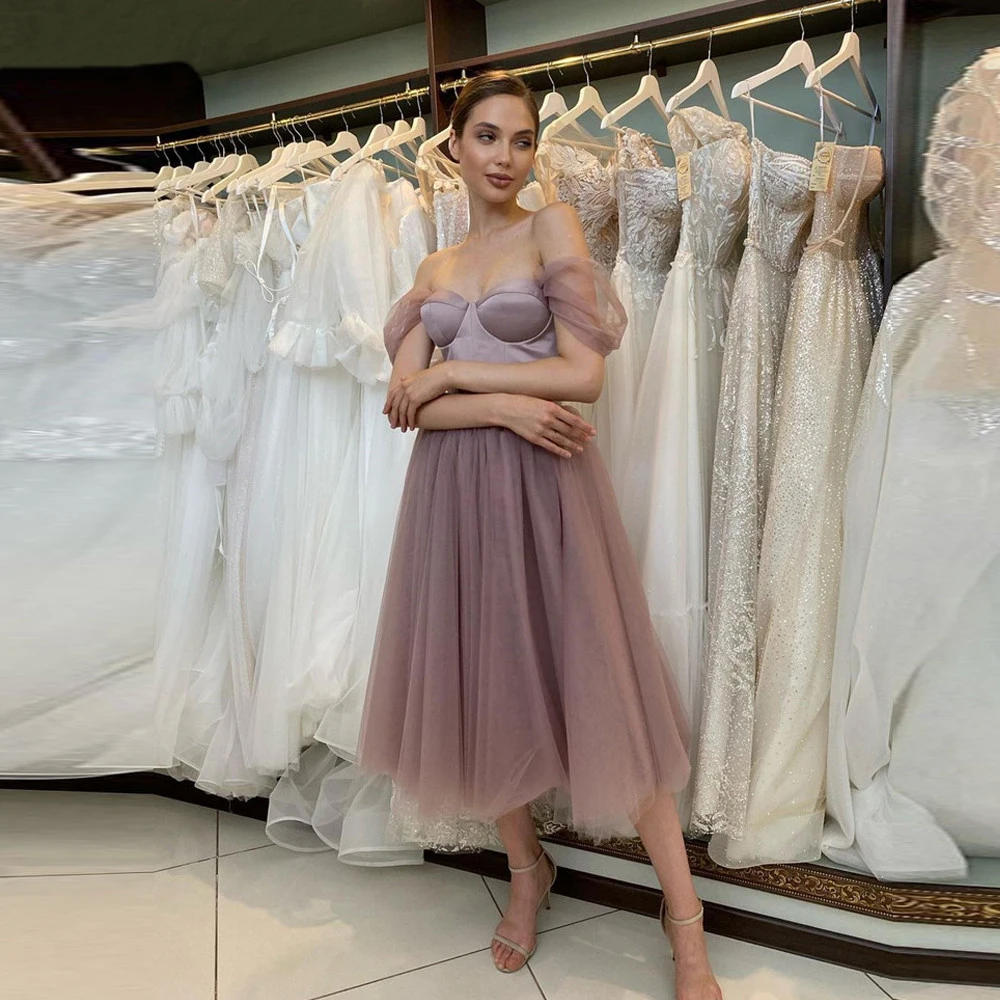 BridalAffair Off the Shoulder A Line Prom Dresses Tulle Skirt And Satin Top Vintage Party Gowns Women Dance Skirt Robe de soiree
BridalAffair Off the Shoulder A Line Prom Dresses Tulle Skirt And Satin Top Vintage Party Gowns Women Dance Skirt Robe de soiree