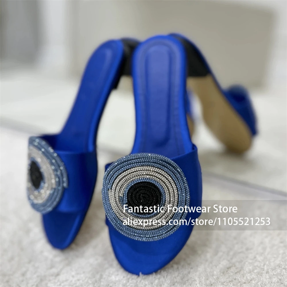 Blue Eyes Rhinestone Flat Slippers Spiral Beaded Circular Crystal Summer Footwear Designer Style Gradient Crystal Flat Slippers
Blue Eyes Rhinestone Flat Slippers Spiral Beaded Circular Crystal Summer Footwear Designer Style Gradient Crystal Flat Slippers