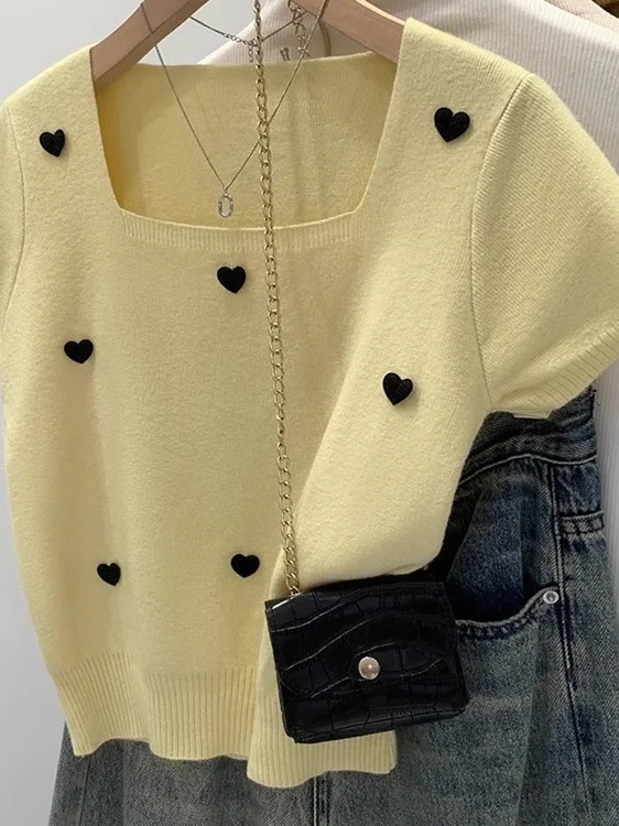 Stylish Short Sleeve Knitted Heart Design Square Collar Top Women's Summer New Yellow T-Shirt Korean Style Slim Fit Knitwear
Stylish Short Sleeve Knitted Heart Design Square Collar Top Women's Summer New Yellow T-Shirt Korean Style Slim Fit Knitwear