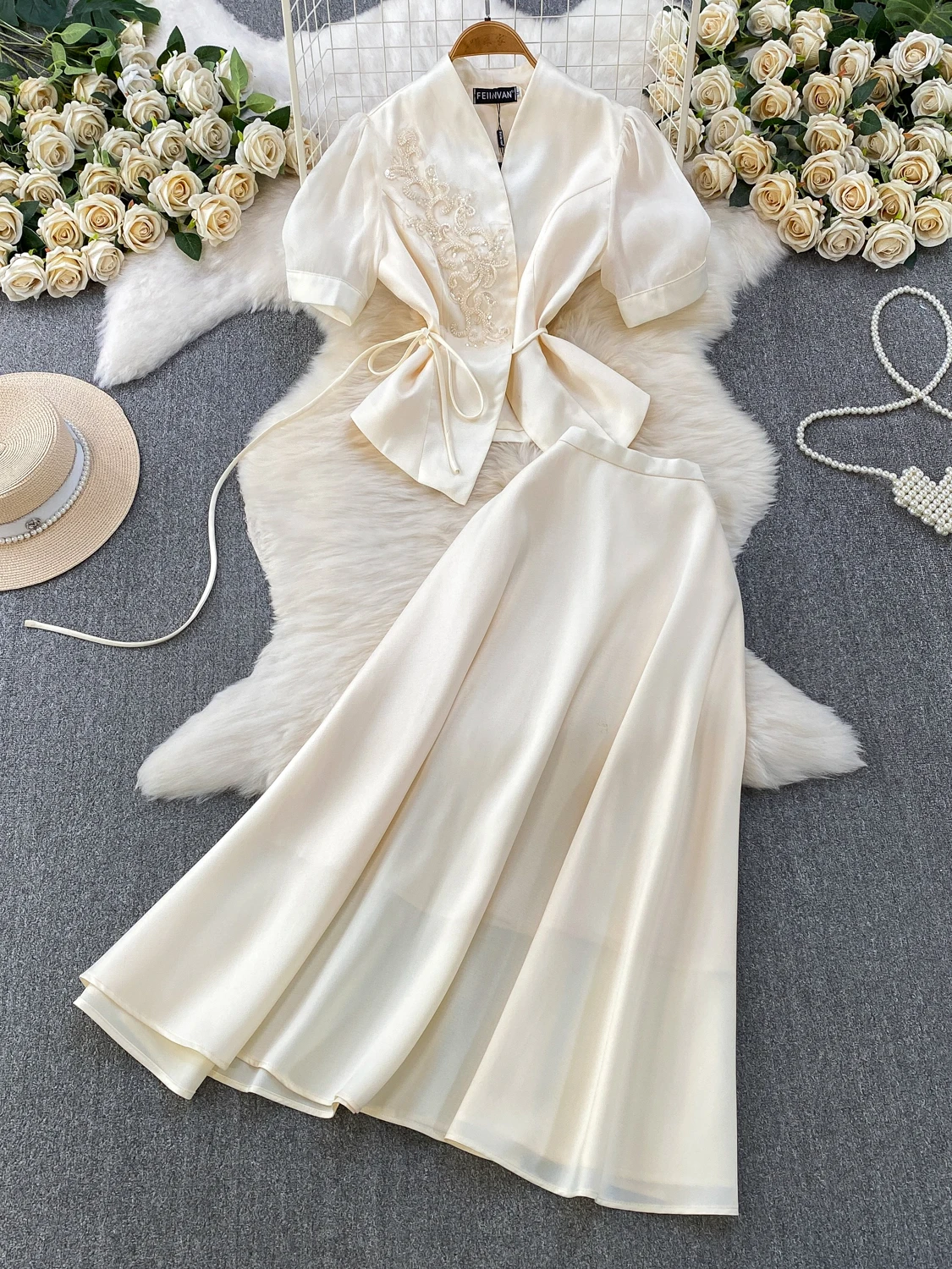 Elegant V-Neck Wedding Dress Skirt Set High Waist Long Gown Shiny Sequins Women's Fashion Summer Outfit Two-Piece Ensemble
Elegant V-Neck Wedding Dress Skirt Set High Waist Long Gown Shiny Sequins Women's Fashion Summer Outfit Two-Piece Ensemble