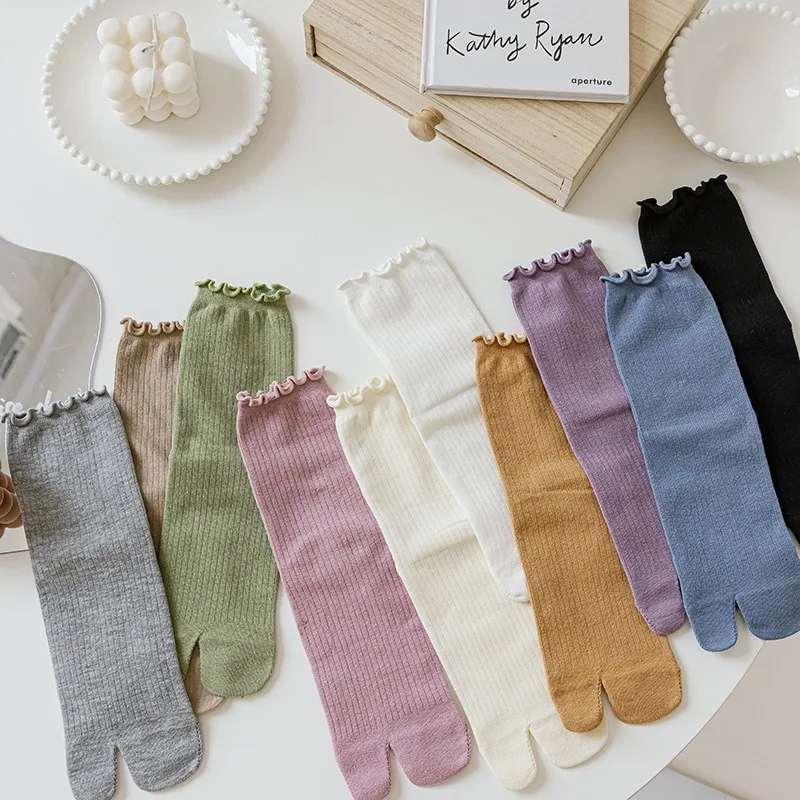 Girls' Mid Length Socks with Toes Solid Color Black Fungus Edge Lace Cotton Socks with Toes Two Toe Socks
Girls' Mid Length Socks with Toes Solid Color Black Fungus Edge Lace Cotton Socks with Toes Two Toe Socks
