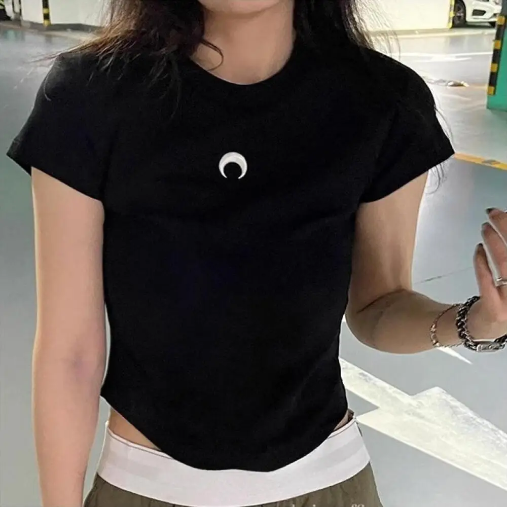 Short Sleeve Top Women Moon Embroidery Classic Fashion Summer New Street Wear Slim Fit Versatile Curved Hem Solid Color T Shirt
Short Sleeve Top Women Moon Embroidery Classic Fashion Summer New Street Wear Slim Fit Versatile Curved Hem Solid Color T Shirt