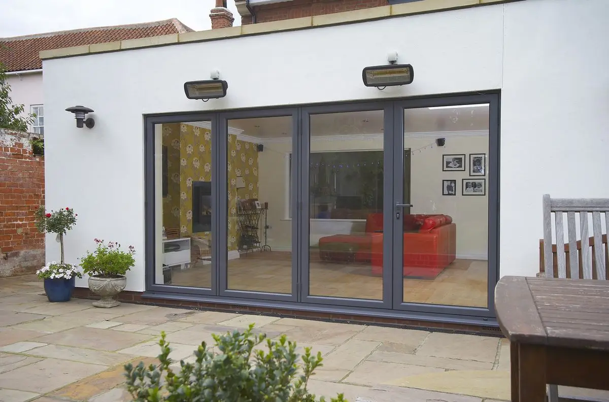 Открытый балкон, алюминиевая складная дверь, терморазрыв, двойная стеклянная двустворчатая дверь с низким Э, наружная дверь-аккордеон для патио
Открытый балкон, алюминиевая складная дверь, терморазрыв, двойная стеклянная двустворчатая дверь с низким Э, наружная дверь-аккордеон для патио