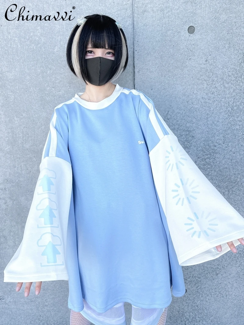 Японская акварельная свободная футболка с длинными рукавами в стиле Харадзюку для женщин и девочек, спортивный топ с большими лацканами, толстовки Y2k, осень 2023 г. 
Японская акварельная свободная футболка с длинными рукавами в стиле Харадзюку для женщин и девочек, спортивный топ с большими лацканами, толстовки Y2k, осень 2023 г.