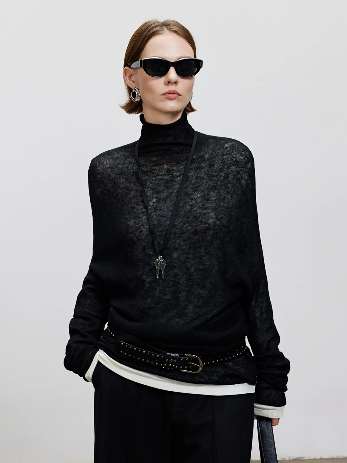 LUR Высококачественное сексуальное прозрачное вязаное шерстяное пальто, мягкое длинное све, женская модная повседневная одежда, легкий вес средней длины
LUR Высококачественное сексуальное прозрачное вязаное шерстяное пальто, мягкое длинное све, женская модная повседневная одежда, легкий вес средней длины