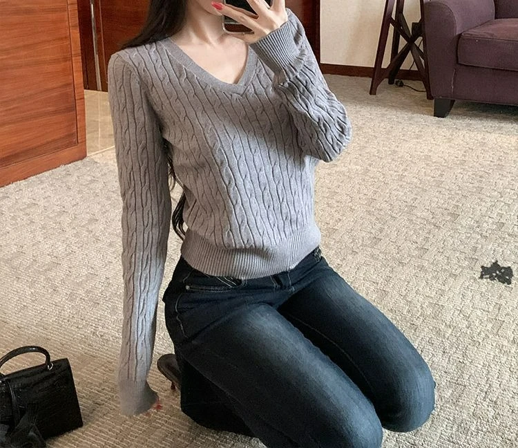 Sexy V-neck Pit Strip Knitted Sweater for Women's Spring and Autumn 2026 New Temperament Simple Waist and Thin Long-sleeved Top
Sexy V-neck Pit Strip Knitted Sweater for Women's Spring and Autumn 2026 New Temperament Simple Waist and Thin Long-sleeved Top