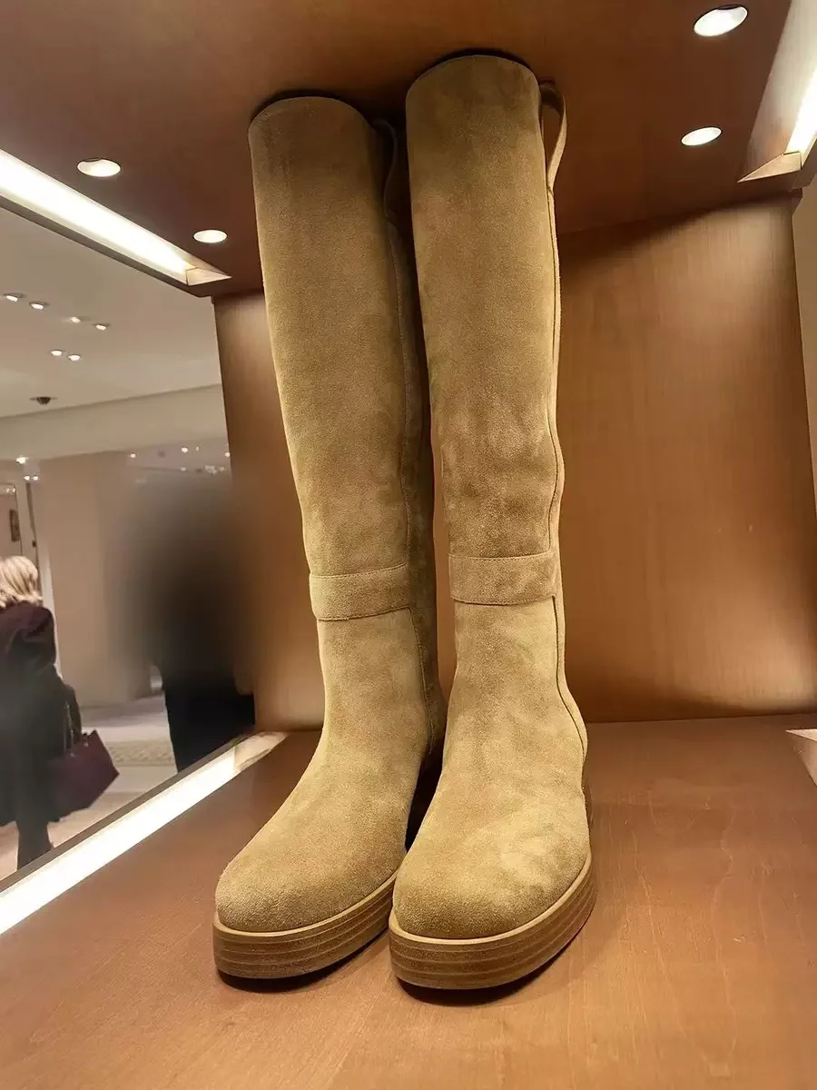 New Autumn and Winter Women's Brown Suede Knee High Boots Round Toe Block Heel Wide Tube Fashion Casual Daily All Match Boots
New Autumn and Winter Women's Brown Suede Knee High Boots Round Toe Block Heel Wide Tube Fashion Casual Daily All Match Boots