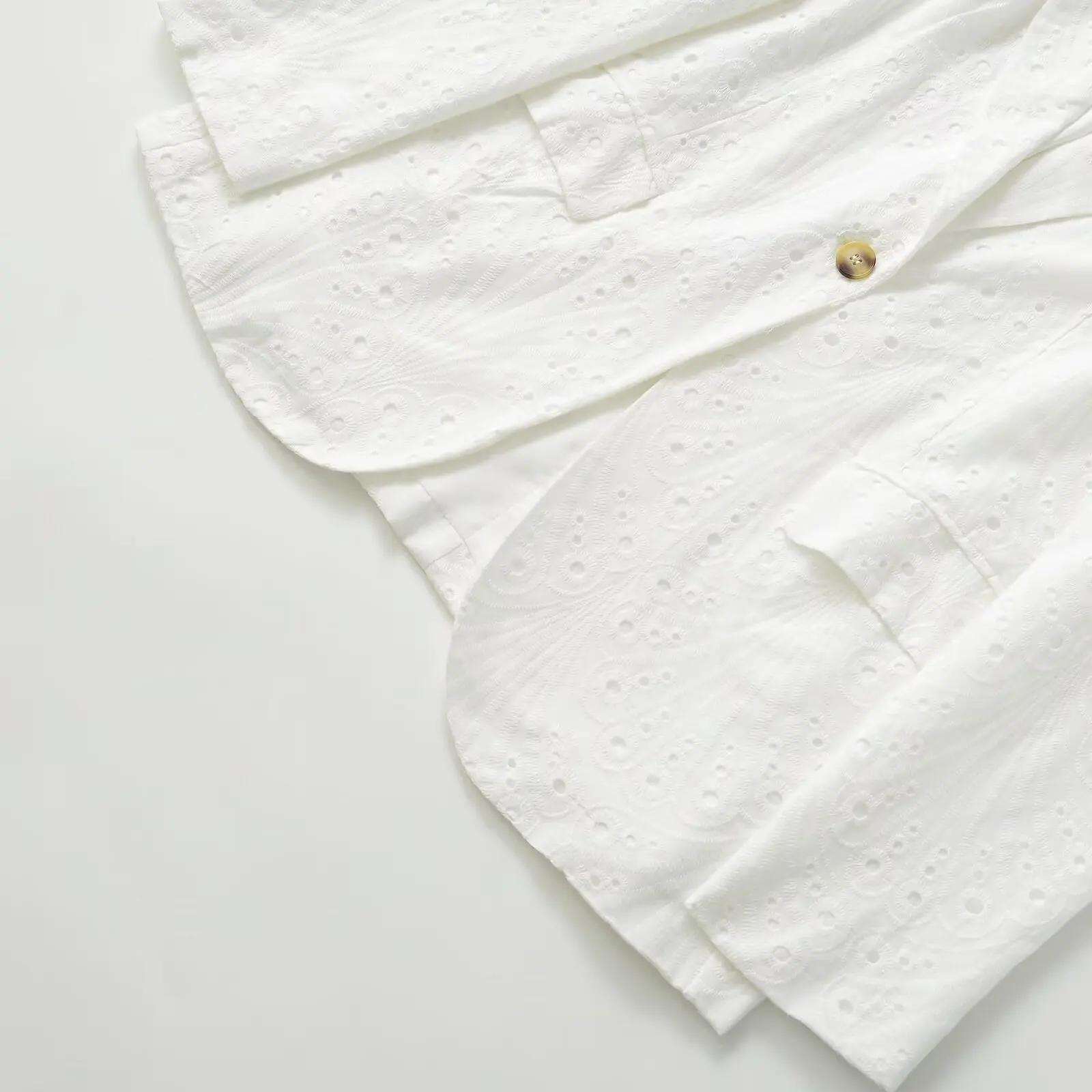 JNLEAOG Women's Faionable Casual Embroidered Hollow Single Button Coat Autumn New Sle Versatile Design Busin Suitable
JNLEAOG Women's Faionable Casual Embroidered Hollow Single Button Coat Autumn New Sle Versatile Design Busin Suitable