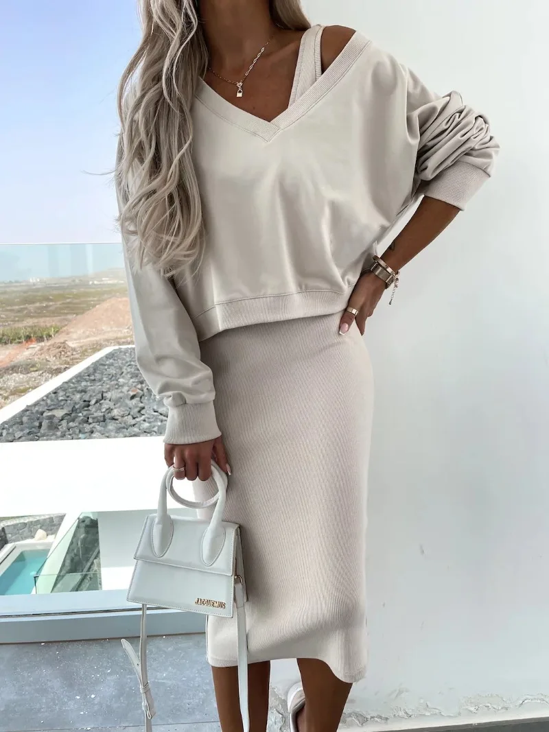 Spring Summer Women's Solid Color V neck Long Sleeved Sweatshirt with Strapless and Form Fitting Long Dress Set of 2 Pieces
Spring Summer Women's Solid Color V neck Long Sleeved Sweatshirt with Strapless and Form Fitting Long Dress Set of 2 Pieces