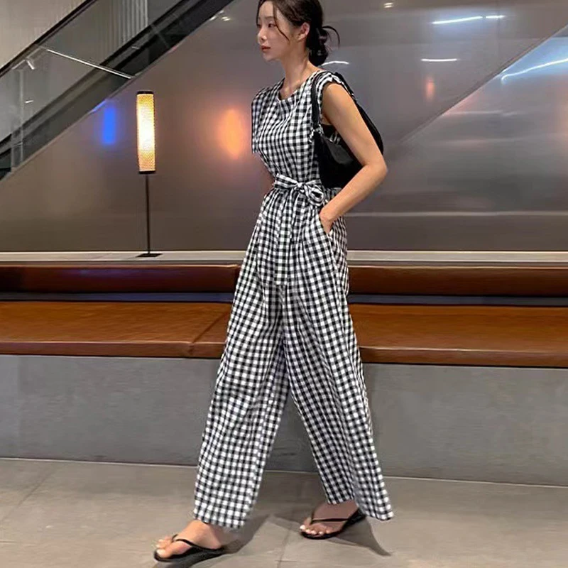 Johnature Summer 2024 New Women Fashion Korean Versatile Jumpsuits Casual Sleeveless Simple Bandage Pockets Female Bodysuits
Johnature Summer 2024 New Women Fashion Korean Versatile Jumpsuits Casual Sleeveless Simple Bandage Pockets Female Bodysuits