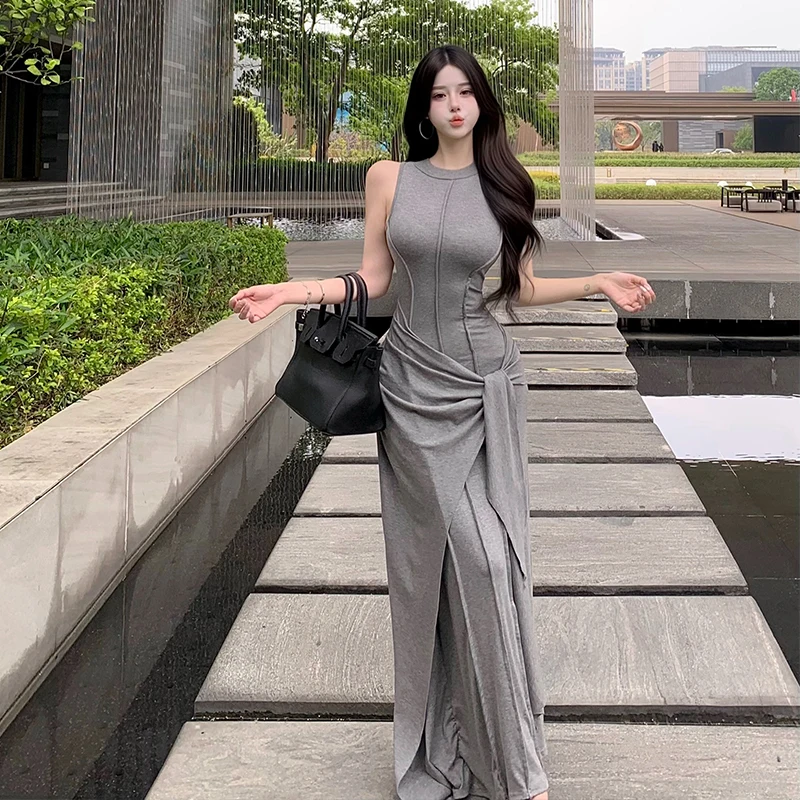 Summer Women's Sleeveless Vest Dress High Waist Fish Tail Skirt Design Belted Bodycon Long Dress Elegant Lady Style Knitted Gown
Summer Women's Sleeveless Vest Dress High Waist Fish Tail Skirt Design Belted Bodycon Long Dress Elegant Lady Style Knitted Gown