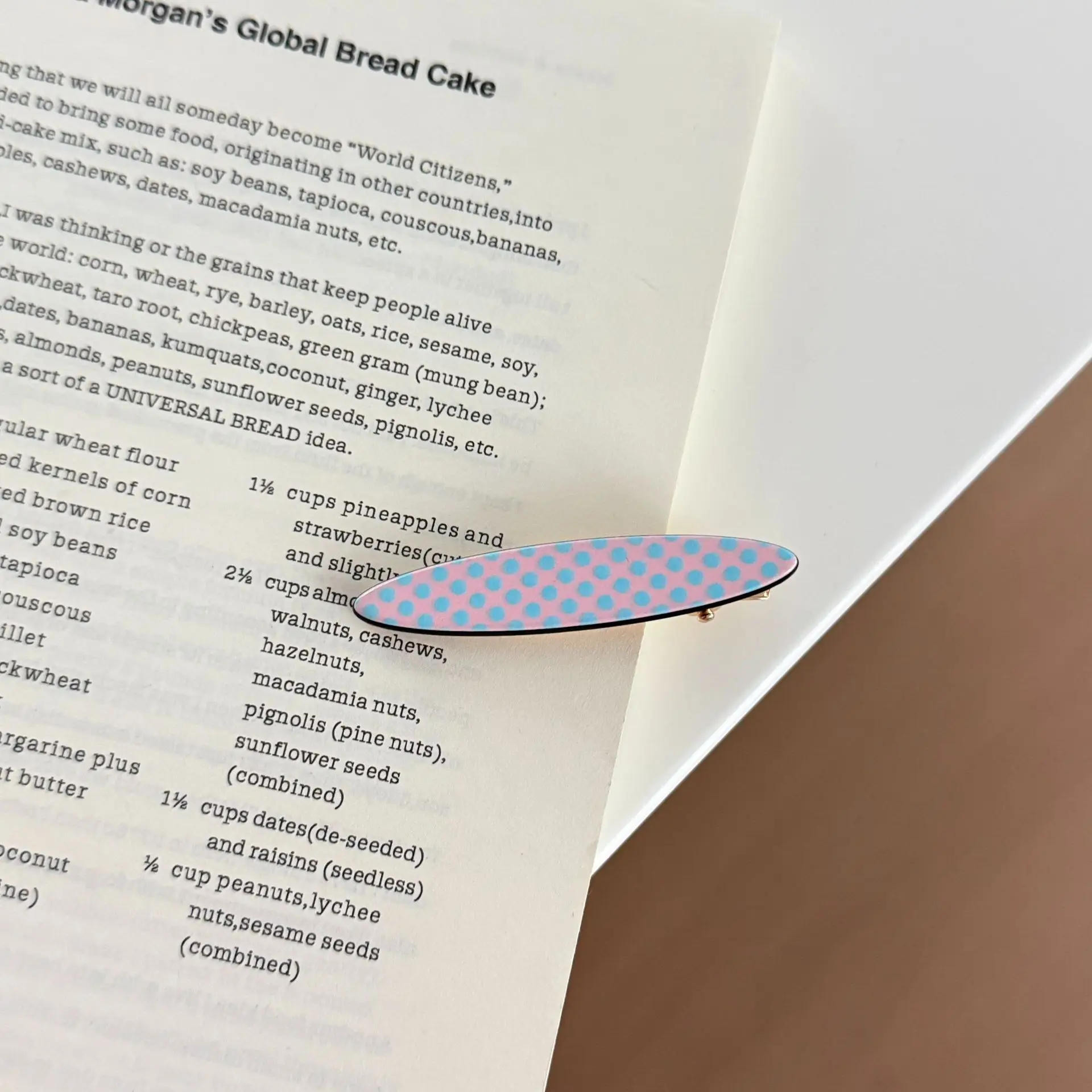 Premium Retro Polka Dot Oval Duckbill Clip for Bangs and Flyaway Hair Non Slip Simple Cute Korean Style Daily Use
Premium Retro Polka Dot Oval Duckbill Clip for Bangs and Flyaway Hair Non Slip Simple Cute Korean Style Daily Use