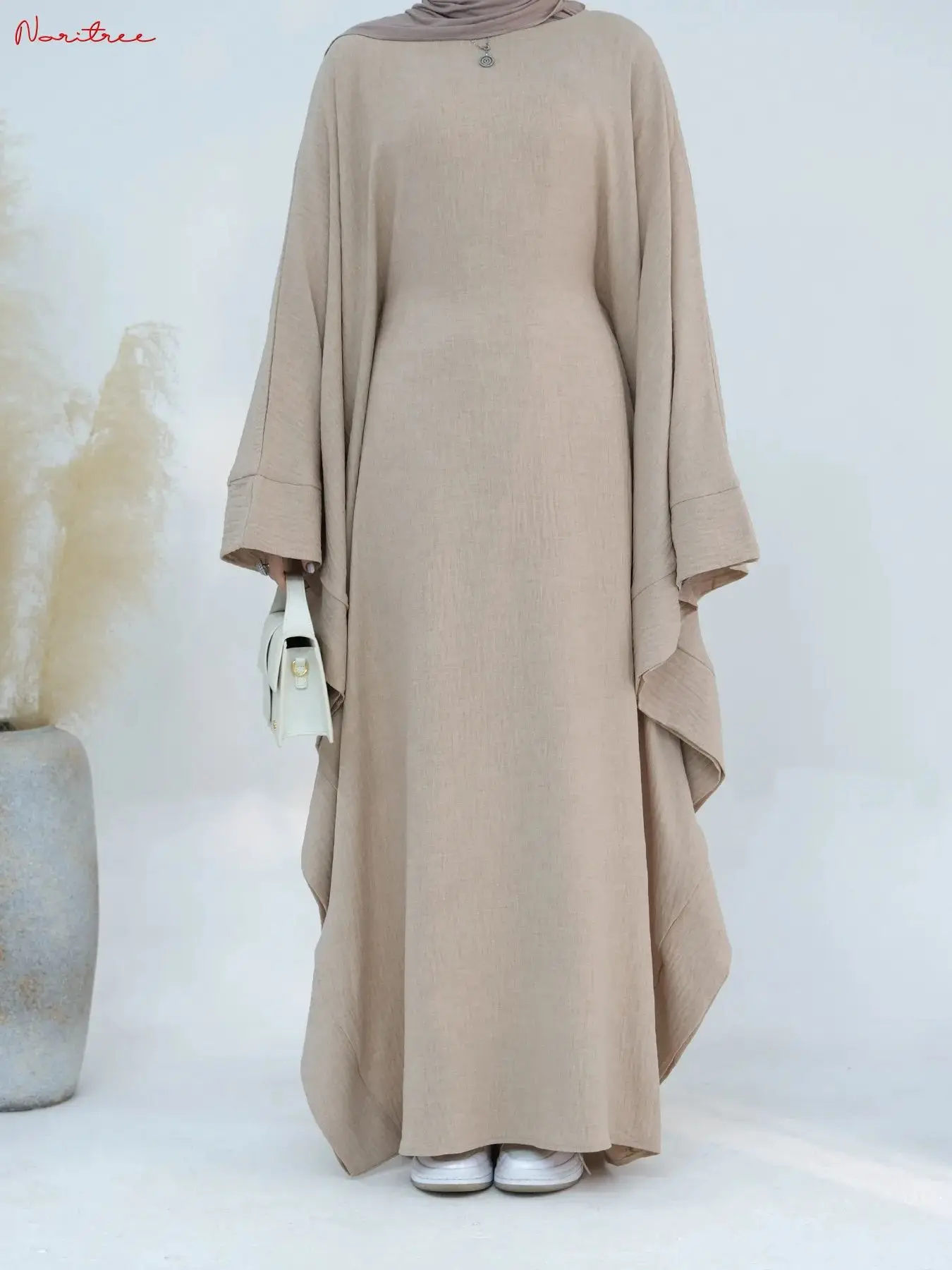 Fashion Bat sleeved Muslim Dress Muslim Robe Syari Female Full Length Muslim Dress Worship Service Abaya With Belt wy1991
Fashion Bat sleeved Muslim Dress Muslim Robe Syari Female Full Length Muslim Dress Worship Service Abaya With Belt wy1991
