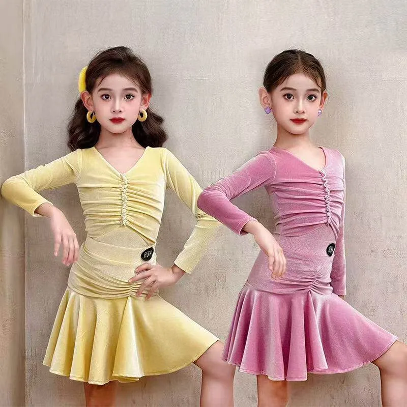 Children's Latin Dance Clothes Autumn Winter Velvet Practice Split Suits Girls' National Ballroom Dance Examination Clothes
Children's Latin Dance Clothes Autumn Winter Velvet Practice Split Suits Girls' National Ballroom Dance Examination Clothes