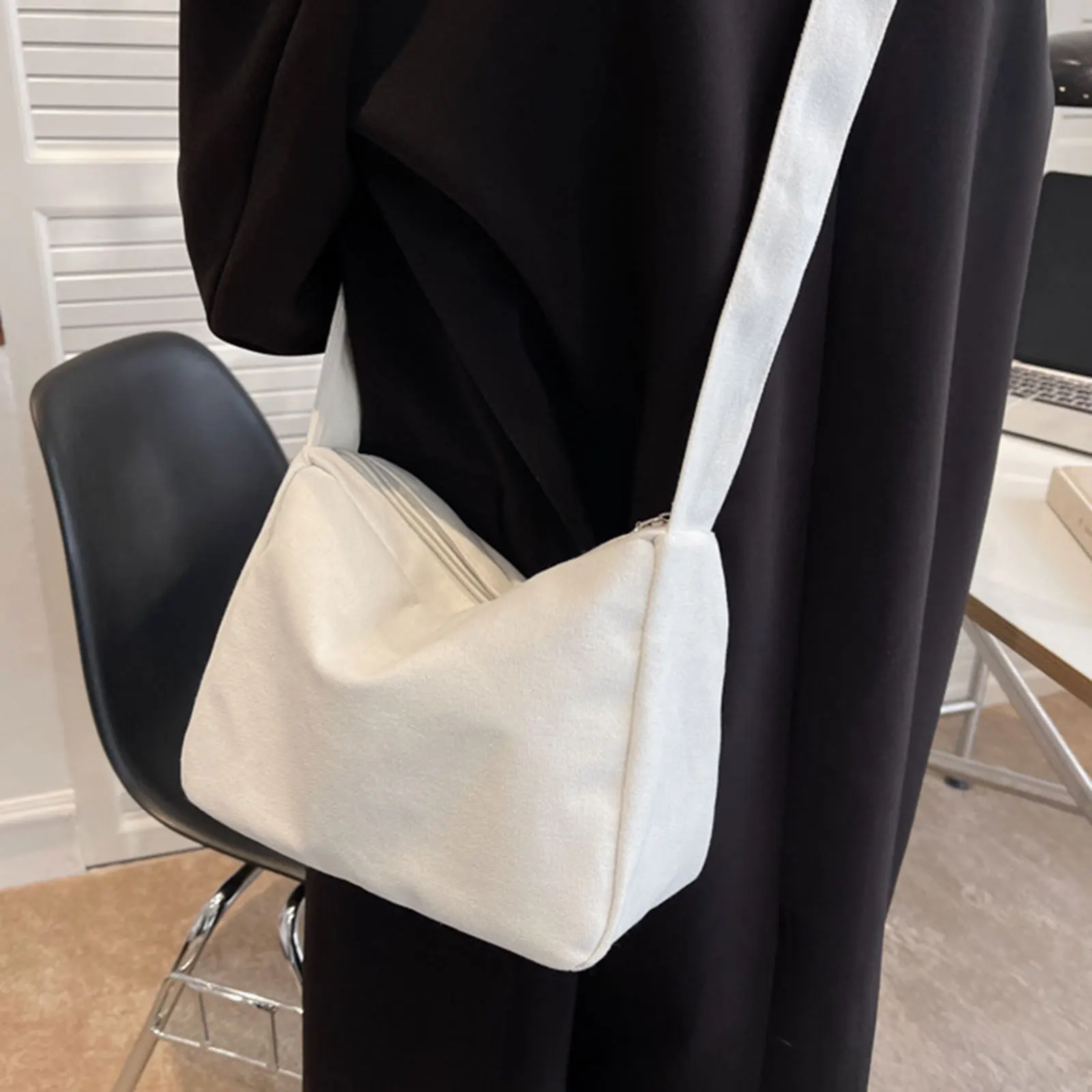 Women Fashion Zipper Shoulder Crossbody Bag Large Capacity Casual Shoulder Simple Lady Travel Shopper Bag Messenger Tote Bag
Women Fashion Zipper Shoulder Crossbody Bag Large Capacity Casual Shoulder Simple Lady Travel Shopper Bag Messenger Tote Bag
