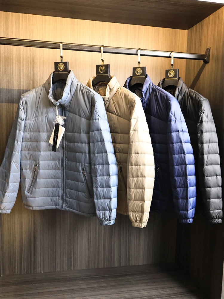 Мужская легкая теплая 90-пуховая серия с анти-дрейфом и бархатным воротником-стойкой Jaet Faion Urban Outdoor Thiened, ветрозащитная
Мужская легкая теплая 90-пуховая серия с анти-дрейфом и бархатным воротником-стойкой Jaet Faion Urban Outdoor Thiened, ветрозащитная