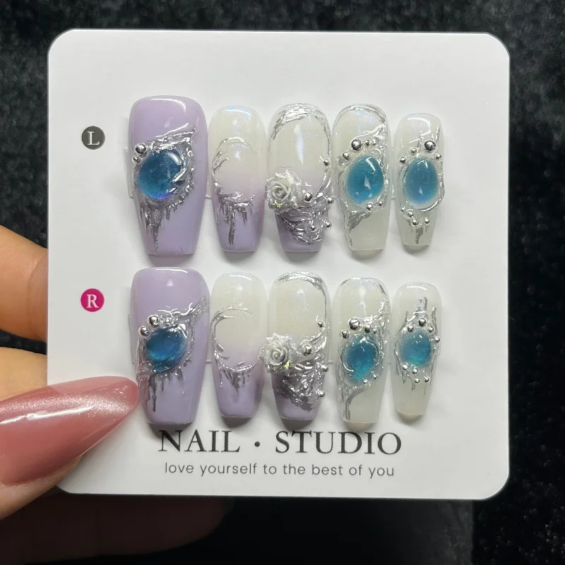 10PCS Purple French Fake Nails Simple White Silver Patterns Medium Coffin Press on Nails Shiny Blue Cat Eye 3D Flower False Nail
10PCS Purple French Fake Nails Simple White Silver Patterns Medium Coffin Press on Nails Shiny Blue Cat Eye 3D Flower False Nail