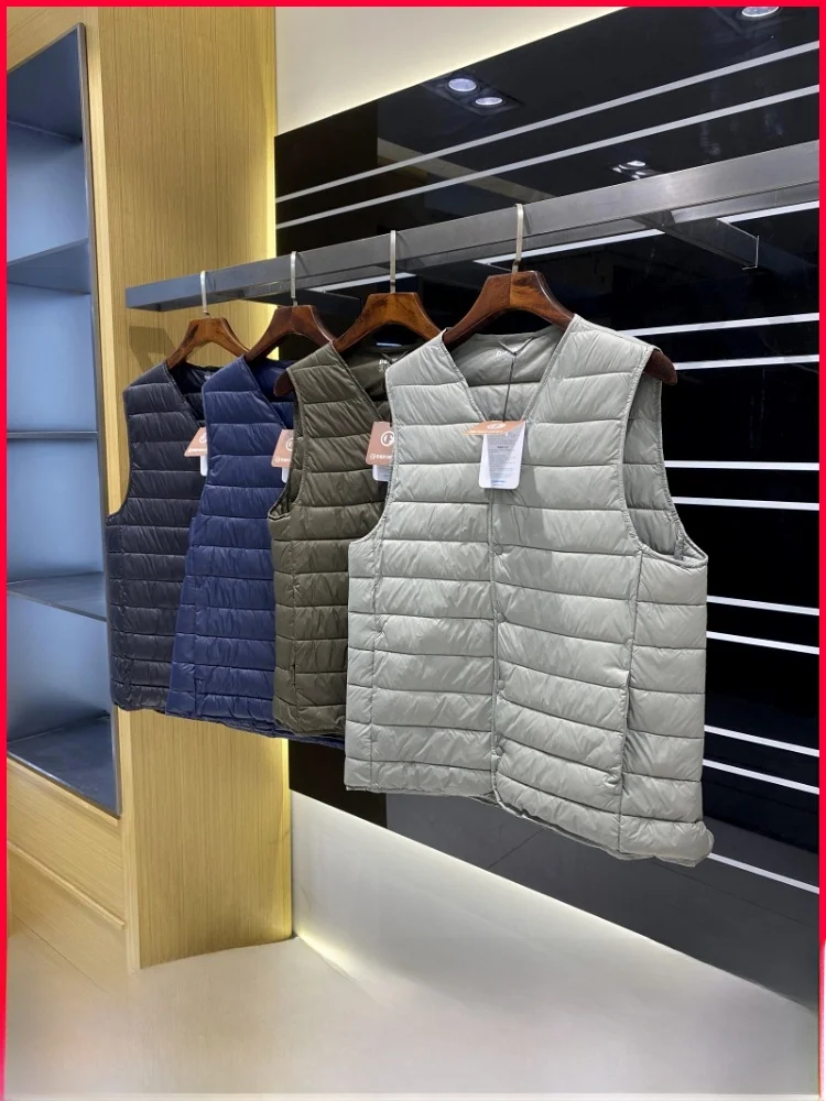 Korean Sle Lightweight Warmth Men's Women's Autumn Winter Vest Faionable Stand Fit Youthful V-Ne Button Decorated
Korean Sle Lightweight Warmth Men's Women's Autumn Winter Vest Faionable Stand Fit Youthful V-Ne Button Decorated