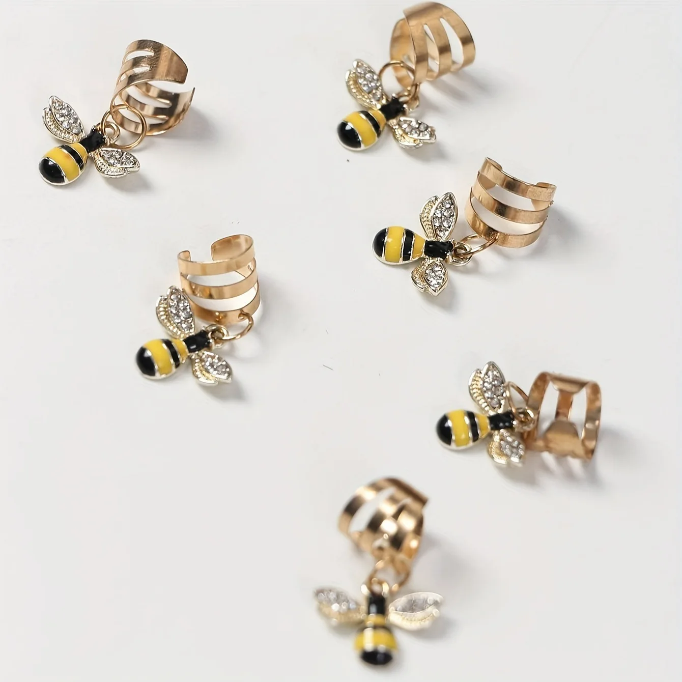 6 Pcs 3D Bee Hair Cuffs Hollow Alloy Pendants For Dreadlock Braid And Wig Decor European Vintage Style Non Slip
6 Pcs 3D Bee Hair Cuffs Hollow Alloy Pendants For Dreadlock Braid And Wig Decor European Vintage Style Non Slip