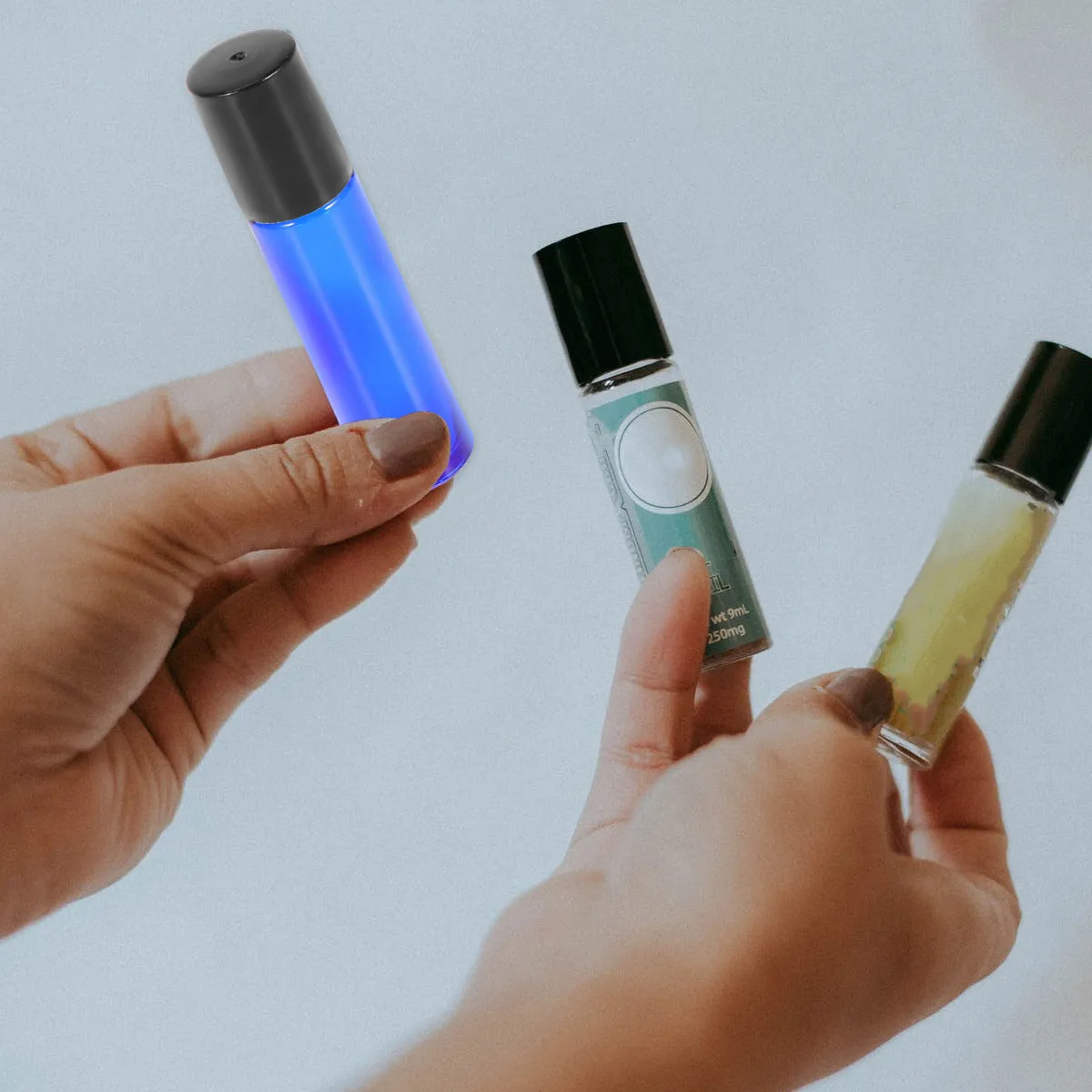 Набор из 8 флаконов-роллеров по 10 мл для эфирных масел с гладким роликовым аппликатором, для парфюмерных масел, удобные для путешествий, многоразовые, карманные
Набор из 8 флаконов-роллеров по 10 мл для эфирных масел с гладким роликовым аппликатором, для парфюмерных масел, удобные для путешествий, многоразовые, карманные