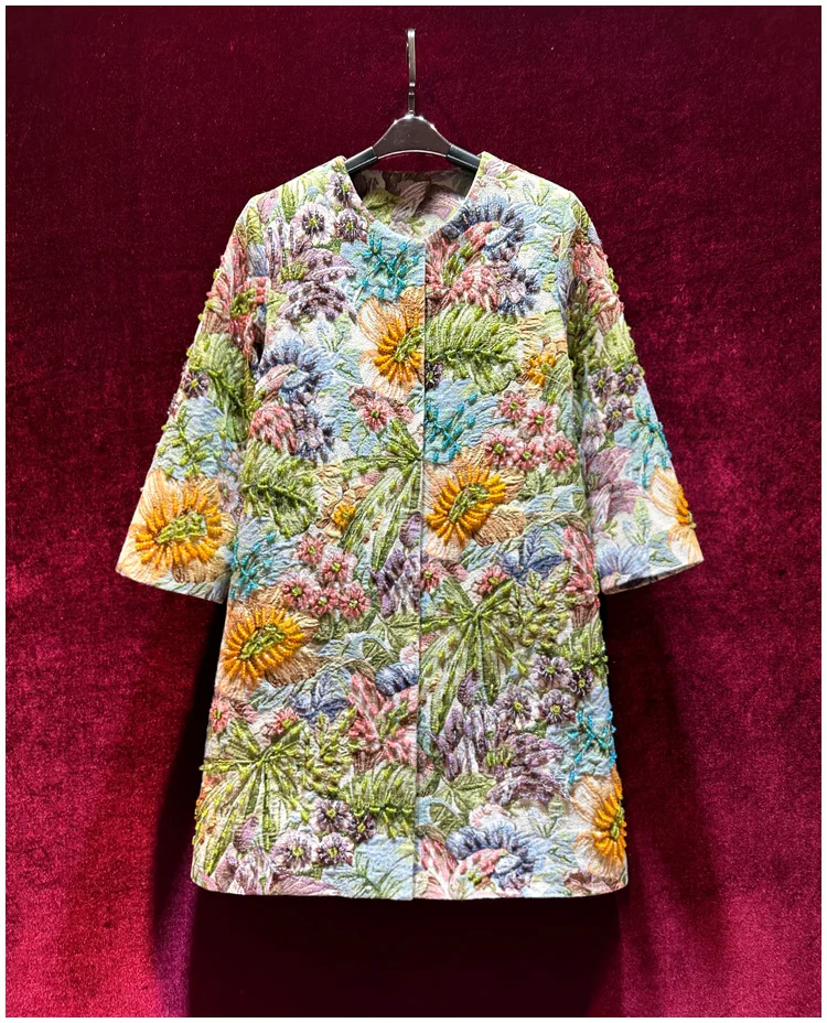 European and American women's dress 2023 winter new Long sleeve heavy stitching bead green jacquard fashion Trench coat XXL
European and American women's dress 2023 winter new Long sleeve heavy stitching bead green jacquard fashion Trench coat XXL