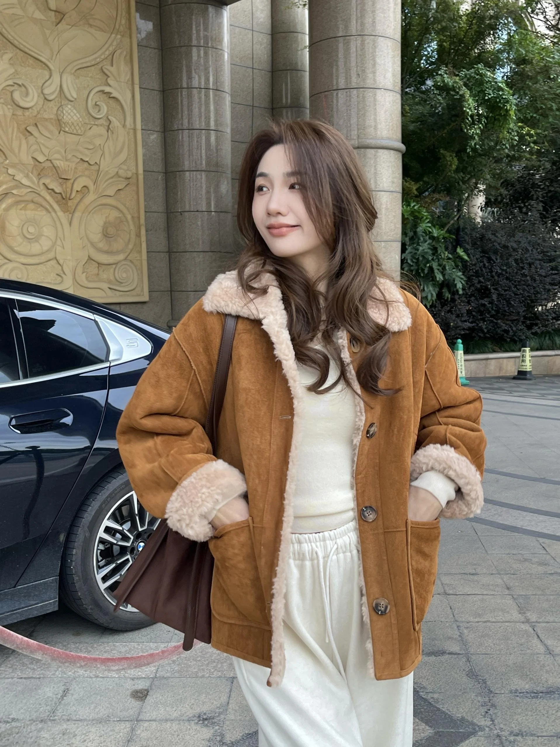 Yang Chaosuan 00% чистая шерсть, повседневная женская верхняя одежда свободного покроя с лацканами, двусторонняя одежда из кожи ягненка, внутренний топ
Yang Chaosuan 00% чистая шерсть, повседневная женская верхняя одежда свободного покроя с лацканами, двусторонняя одежда из кожи ягненка, внутренний топ