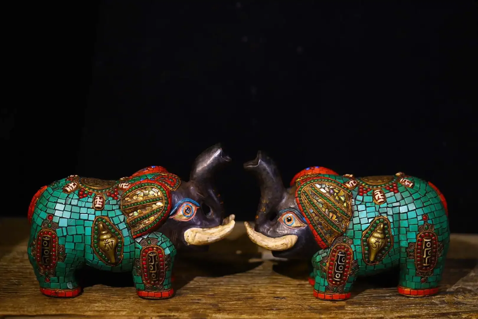 8"Tibetan Temple Collection Old Natural Meteorite Mosaic Gem gZi Beads Turquoise Shell Elephant Statue Pair Amulet Worship Hall
8"Tibetan Temple Collection Old Natural Meteorite Mosaic Gem gZi Beads Turquoise Shell Elephant Statue Pair Amulet Worship Hall