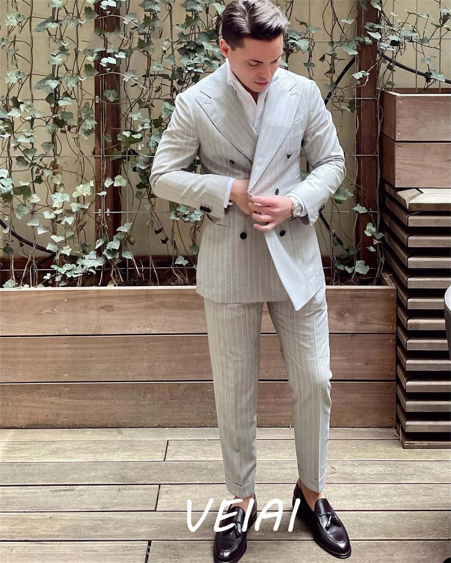 Grey Pinstripe Men Suits Peaked Lapel Double Breasted Blazer Sets Business Wedding Suit 2 Pieces costume homme Jacket Pant
Grey Pinstripe Men Suits Peaked Lapel Double Breasted Blazer Sets Business Wedding Suit 2 Pieces costume homme Jacket Pant