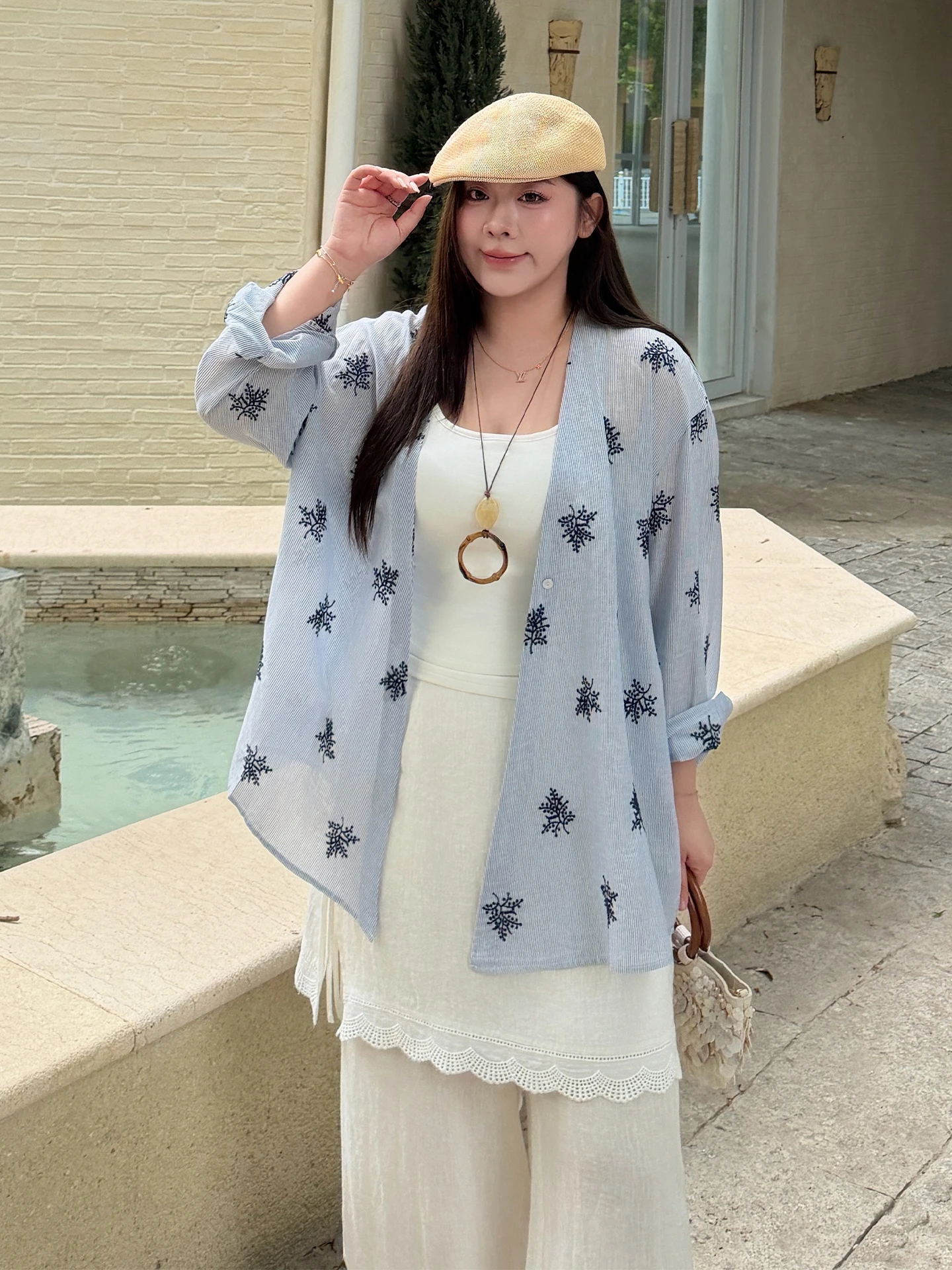 plus Size Women's Embroidered Shirt Summer Sun Protection Lightweight Loose Slimming Outerwear Thin Striped Cardigan
plus Size Women's Embroidered Shirt Summer Sun Protection Lightweight Loose Slimming Outerwear Thin Striped Cardigan