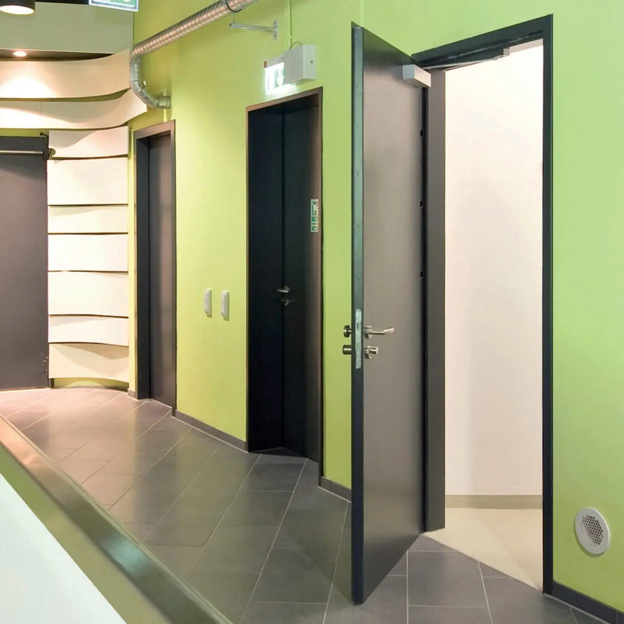 Customized garage doors for villas, bulk discounts for community projects
Customized garage doors for villas, bulk discounts for community projects