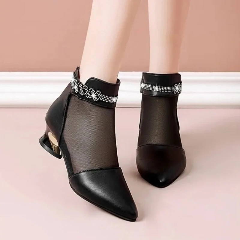 Black With Medium Heels Ladies Shoes Summer on Offer 2025 Comfortable Footwear Korea High Quality Trending Women's Sandals Sale
Black With Medium Heels Ladies Shoes Summer on Offer 2025 Comfortable Footwear Korea High Quality Trending Women's Sandals Sale