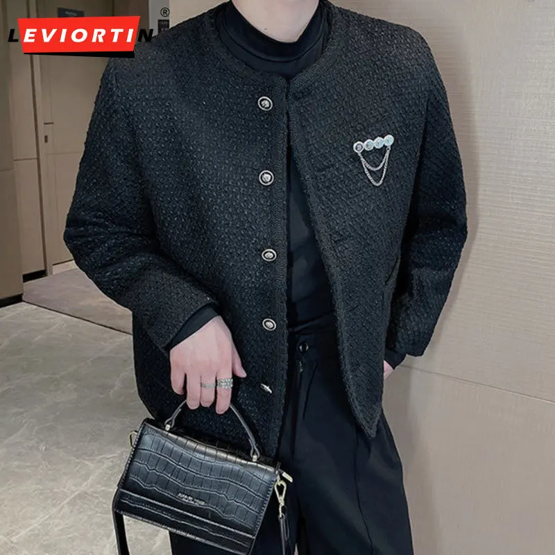 Autumn Men Jacket Small Fragrant Style Jacket Fashion Loose Collarless Woven Jacket Men's Leisure Business Social Street Jacket
Autumn Men Jacket Small Fragrant Style Jacket Fashion Loose Collarless Woven Jacket Men's Leisure Business Social Street Jacket