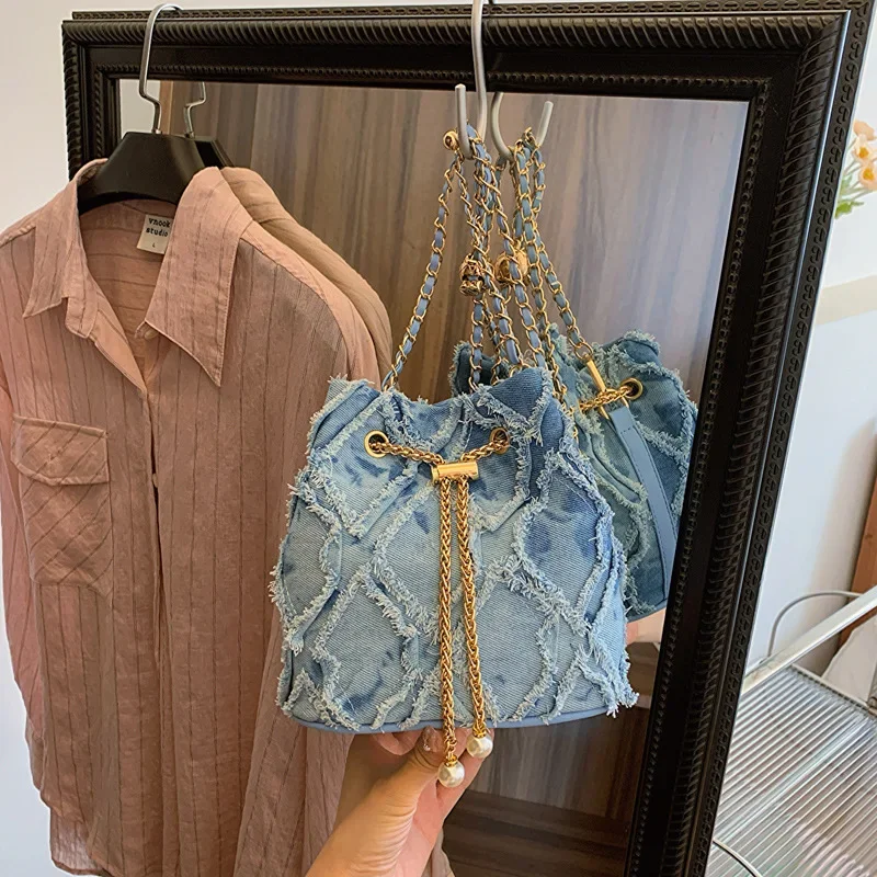 2025 Women's Raw Edge Crossbody Bag Distressed Drawstring Shoulder Purse FW Minimalist for Boho Chic
2025 Women's Raw Edge Crossbody Bag Distressed Drawstring Shoulder Purse FW Minimalist for Boho Chic