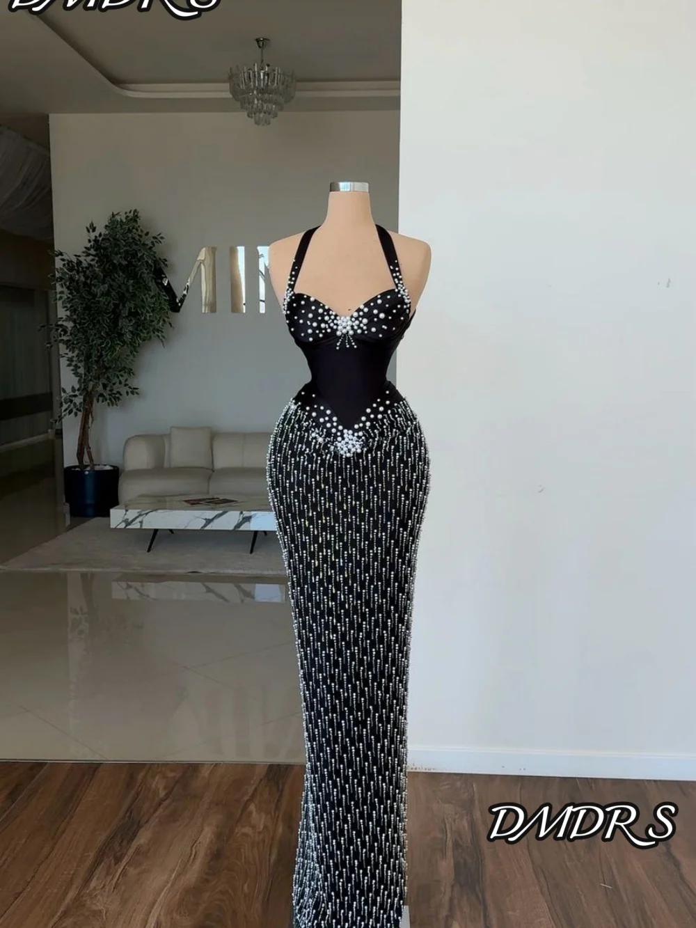 Luxury Crystal Prom Dress Charming Beaded Sleeveless Party Dress Elegant Spaghetti Strap Floor-Length Evening Gowns Customized
Luxury Crystal Prom Dress Charming Beaded Sleeveless Party Dress Elegant Spaghetti Strap Floor-Length Evening Gowns Customized