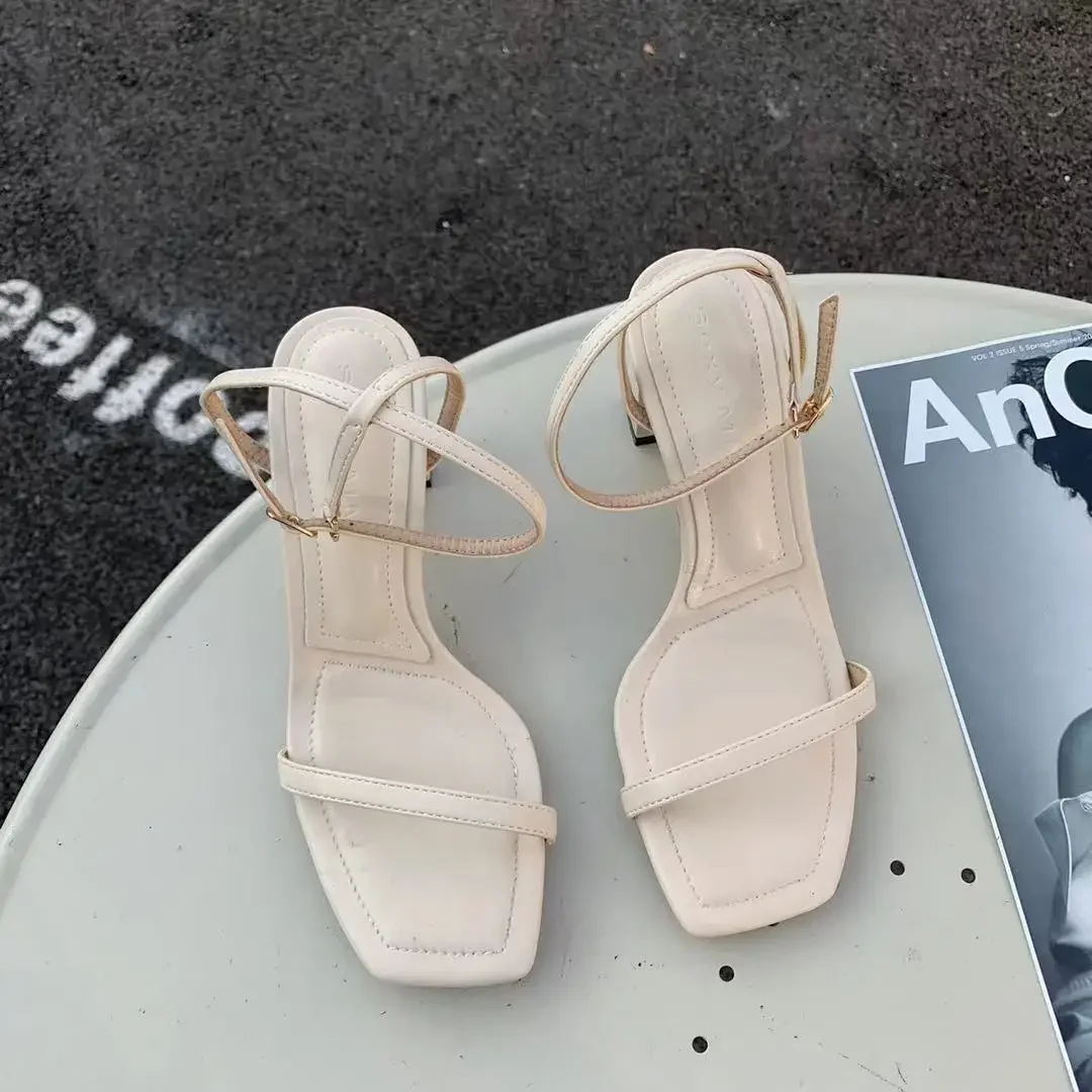 Женская обувь в стиле ретро, 2024, сандалии с пряжкой и ремешком, женские бежевые туфли на блочном каблуке с квадратным носком, оригинальные новые низкие черные массивные удобные девушки
Женская обувь в стиле ретро, 2024, сандалии с пряжкой и ремешком, женские бежевые туфли на блочном каблуке с квадратным носком, оригинальные новые низкие черные массивные удобные девушки