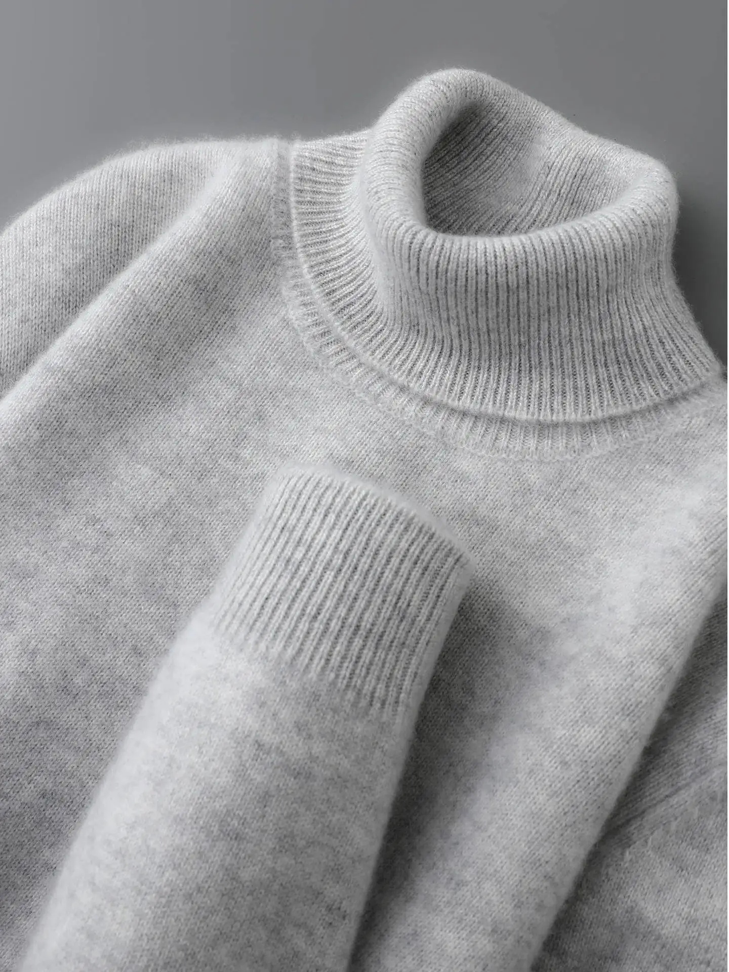 Winter Thiened Double Woolen Knitted High Collar Men's Sweater Casual Loose Fit Comfortable Soft Warm Pure Wool Camere
Winter Thiened Double Woolen Knitted High Collar Men's Sweater Casual Loose Fit Comfortable Soft Warm Pure Wool Camere