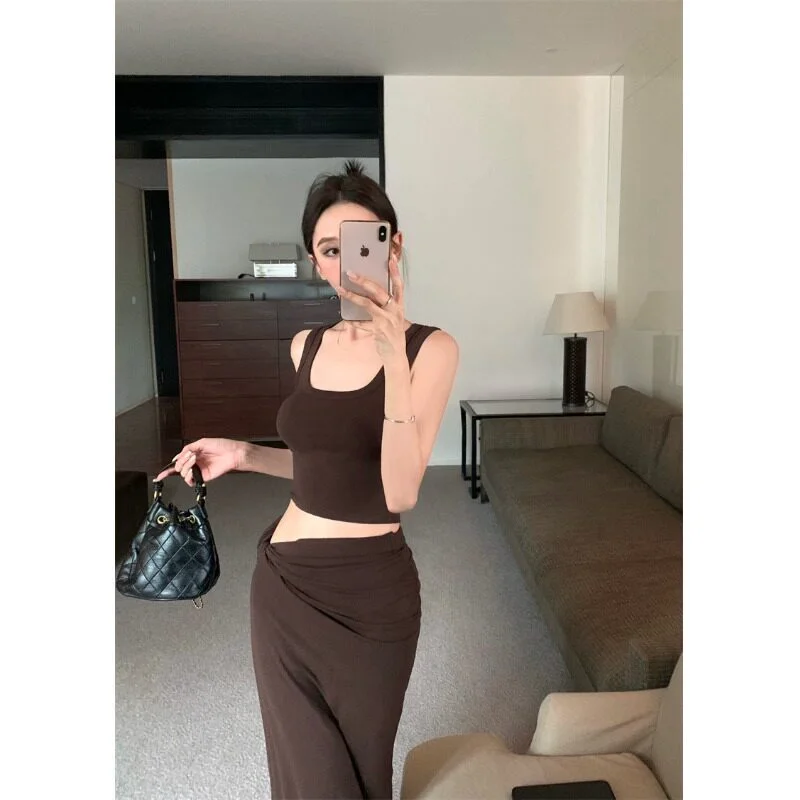 Café Brown Short Strap Vest Women's Summer Vintage Fashion Set Long Wrap around Half Skirt Two Piece Set Casual Style for Adults
Café Brown Short Strap Vest Women's Summer Vintage Fashion Set Long Wrap around Half Skirt Two Piece Set Casual Style for Adults