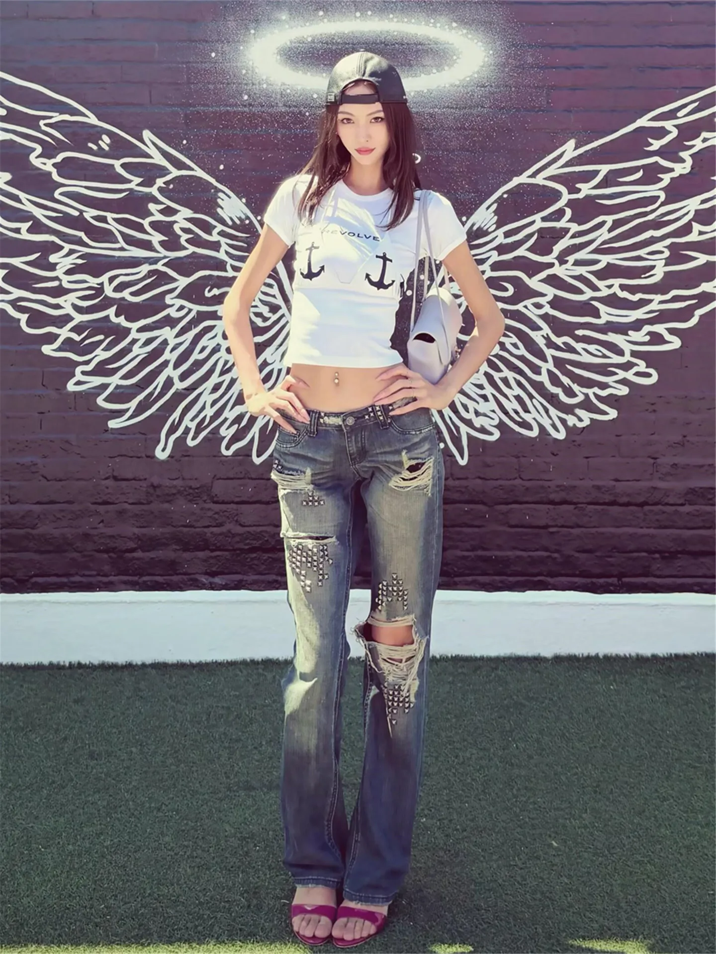 Retro American Street Style Low Waist Bell Bottom Jeans Women Summer Slimming Rivet Hole Punching Denim Pants Dance Ready Sof...
Retro American Street Style Low Waist Bell Bottom Jeans Women Summer Slimming Rivet Hole Punching Denim Pants Dance Ready Sof...