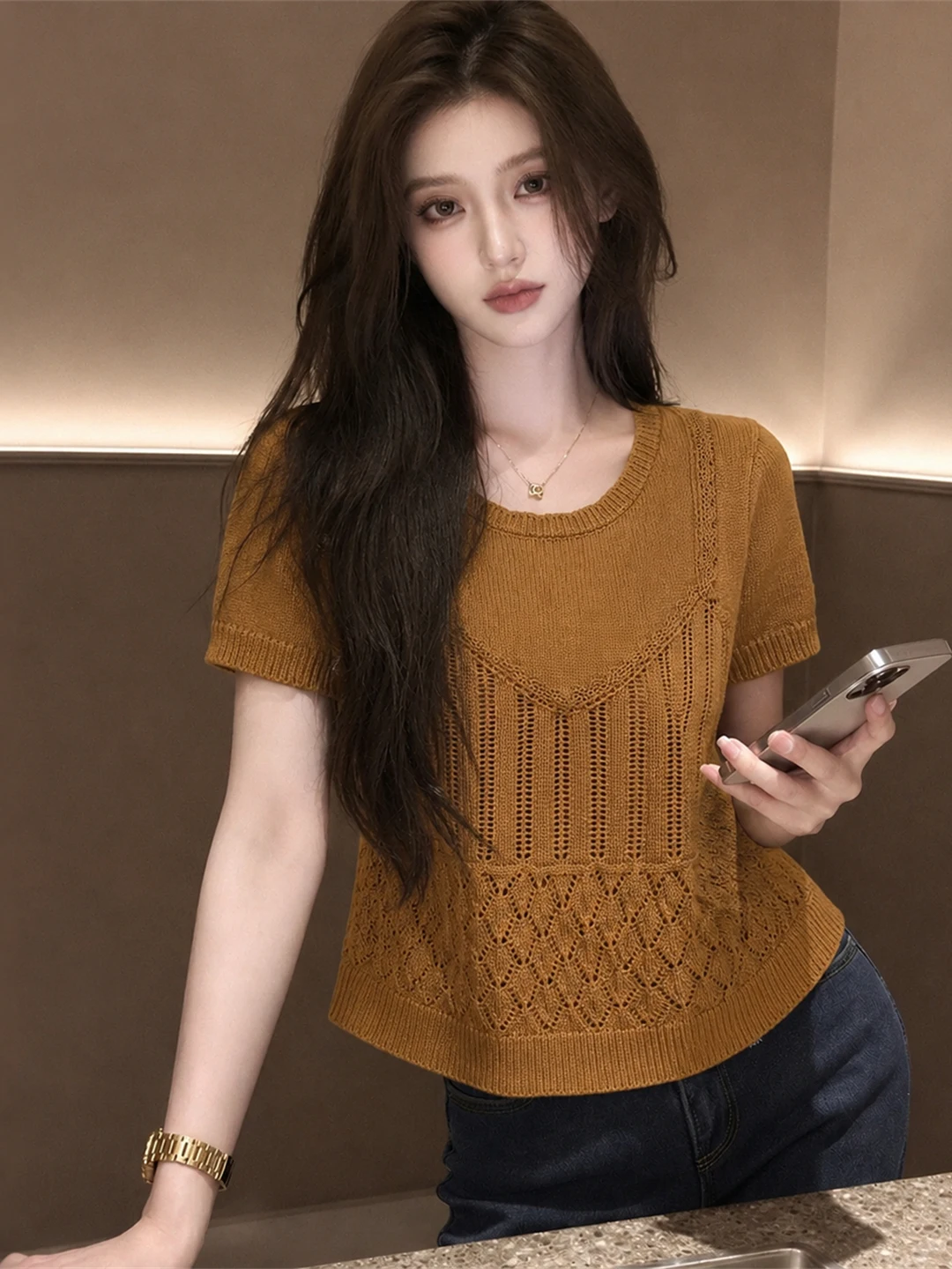 Elegant Hollow out Short Sleeve Ice Silk Knitted Top round Neck Skin Friendly Summer Casual Wear Comfortable Korean Style
Elegant Hollow out Short Sleeve Ice Silk Knitted Top round Neck Skin Friendly Summer Casual Wear Comfortable Korean Style