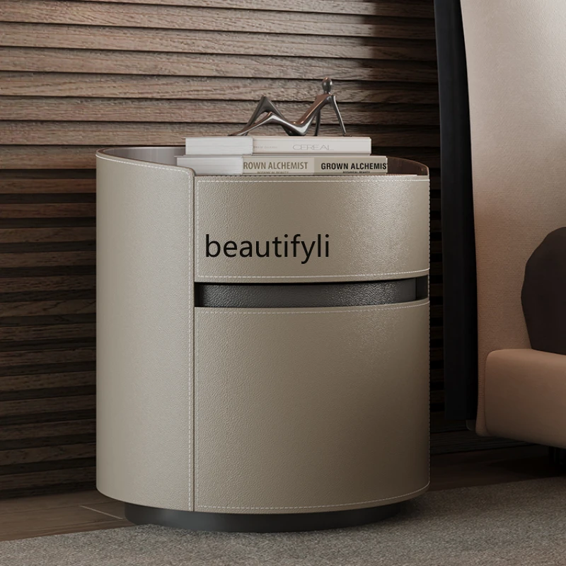 Saddle Leather Bedside Table round Storage Sofa Side Cabinet Italian Minimalist Bedroom Bedside Cabinet
Saddle Leather Bedside Table round Storage Sofa Side Cabinet Italian Minimalist Bedroom Bedside Cabinet