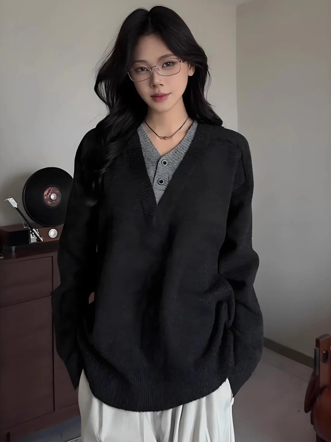 Deep ey Contrast Color V-Ne Knitwear Men's Loose Fit Lazy Sle Top Casual Loose Long Sve Autumn Faion Sweater
Deep ey Contrast Color V-Ne Knitwear Men's Loose Fit Lazy Sle Top Casual Loose Long Sve Autumn Faion Sweater